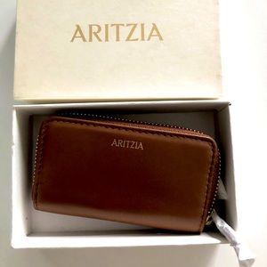 Aritzia wallet cognac 100% leather